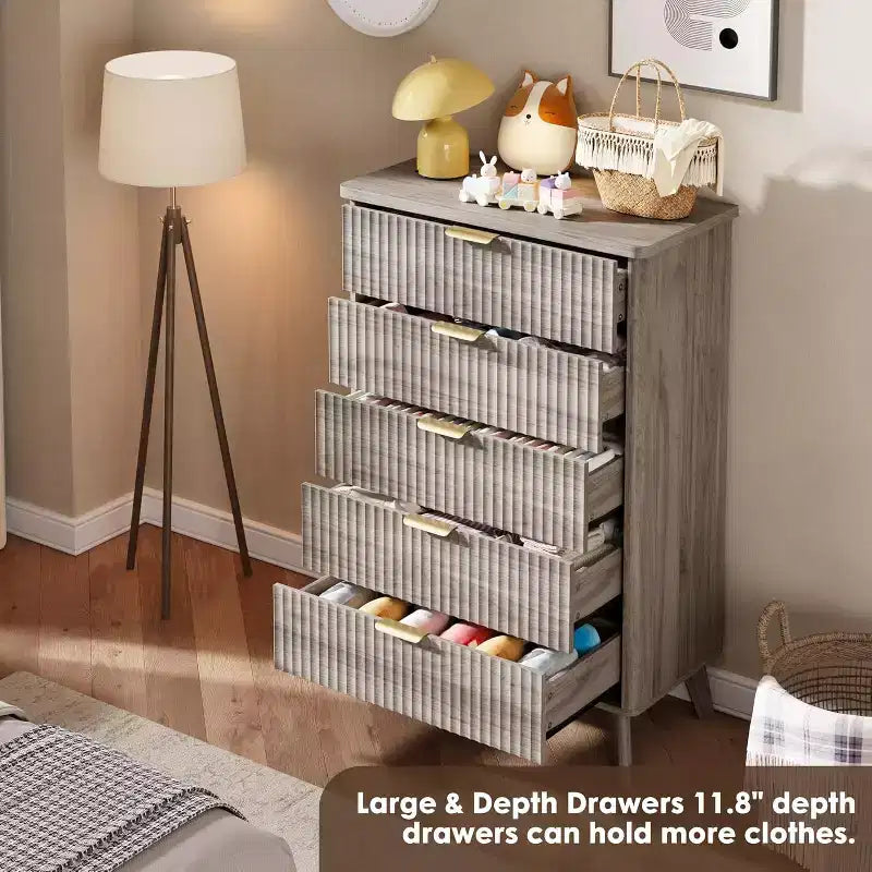 Modern Fluted Dresser with 5 Deep Drawers, 47.2 Tall Curved Profile Chest for Bedroom, Living Room, Kids Room & Hallway