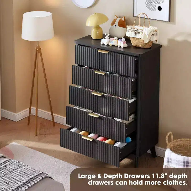 Modern Fluted Dresser with 5 Deep Drawers, 47.2 Tall Curved Profile Chest for Bedroom, Living Room, Kids Room & Hallway